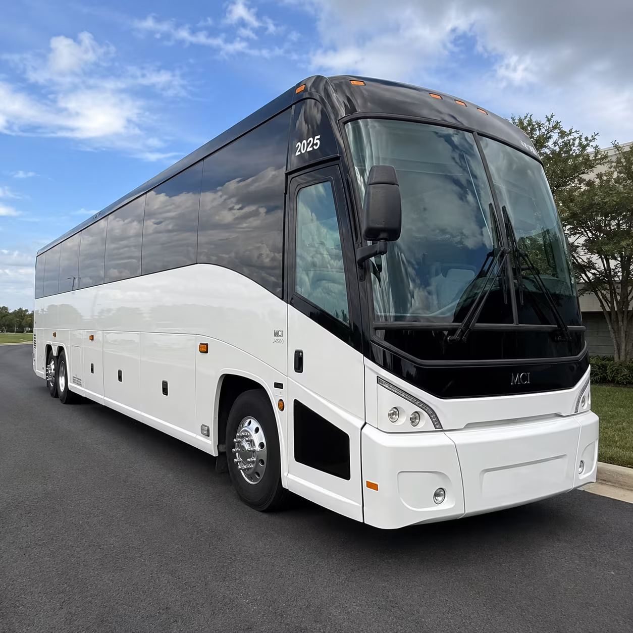spring and fall field trip season bus rentals across baltimore